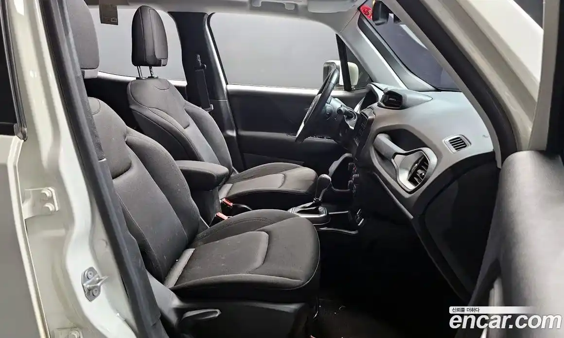 Jeep Renegade 2021 2.4 Автомат в Москве № 232317, фото 12