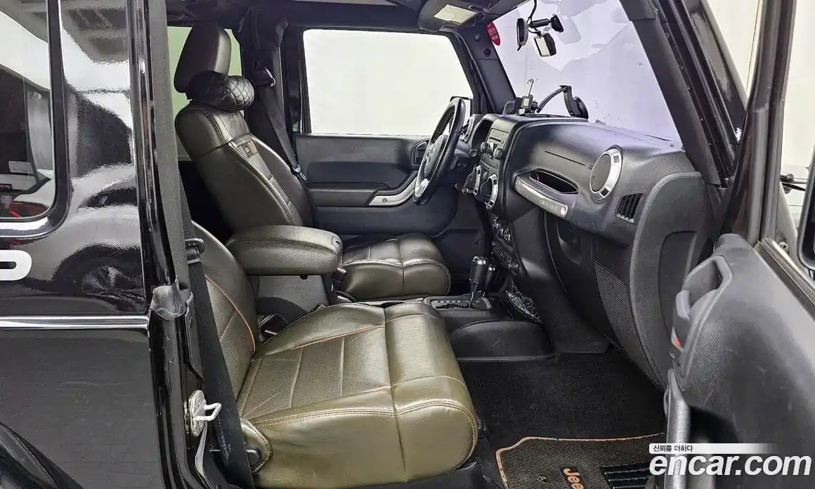 Jeep Wrangler 2011 3.8 Автомат в Москве № 232743, фото 11