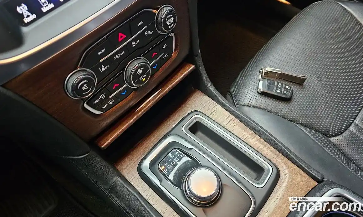 Chrysler 300C 2015 3.6 Автомат в Москве № 256740, фото 9