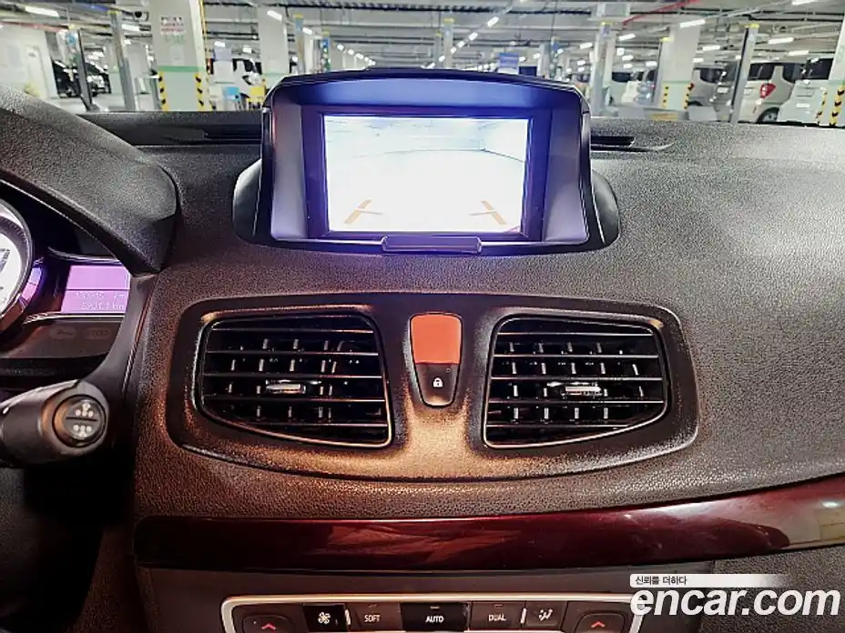 Renault SM3 2015 1.6 Автомат в Москве № 266405, фото 18