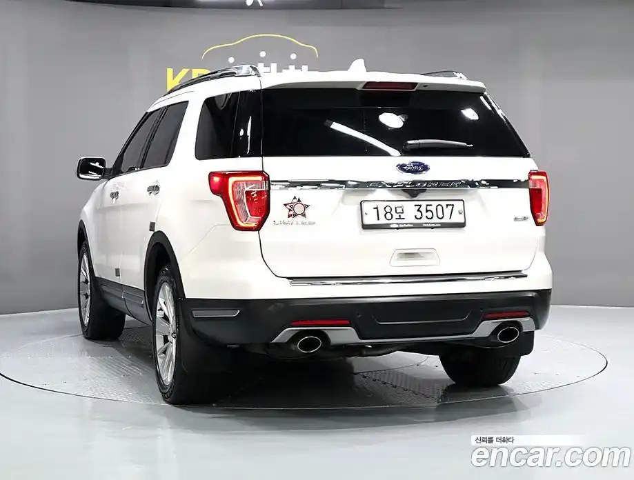 Ford Explorer 2018 2.3 Автомат в Москве № 273429, фото 4