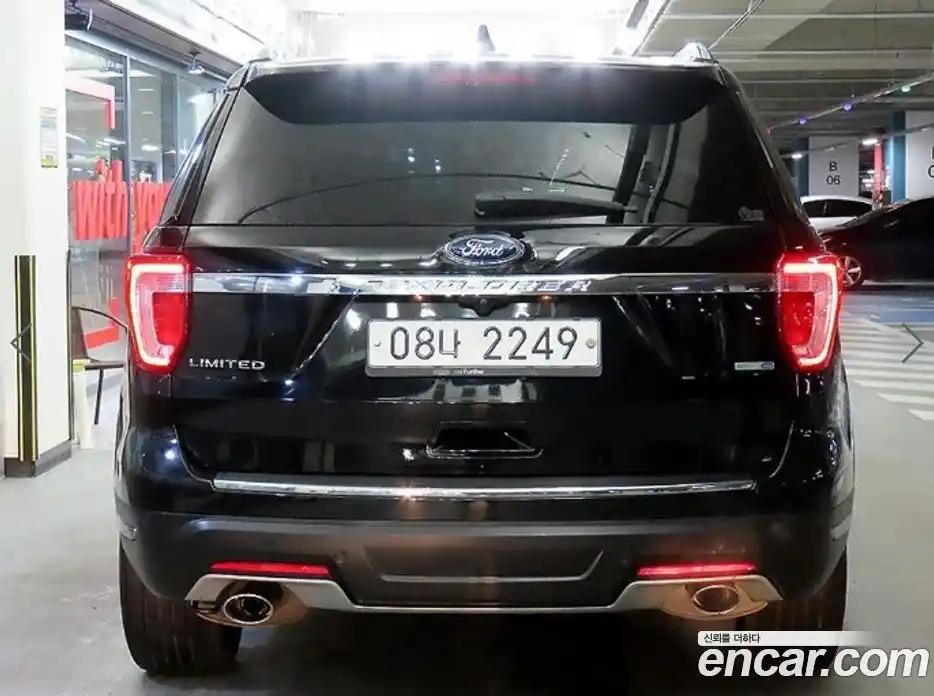 Ford Explorer 2018 2.3 Автомат в Москве № 282126, фото 5