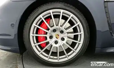 Porsche Panamera, 2015