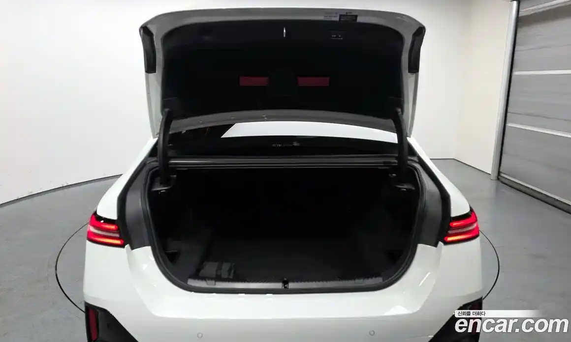 BMW 5-Series 2025 2.0 Автомат в Москве № 302188, фото 18