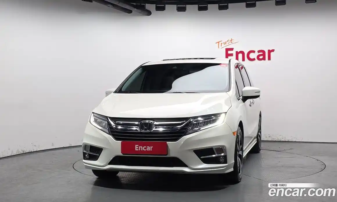 Honda Odyssey 2018 3.5 Автомат в Москве № 302865, фото 16