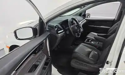 Honda Odyssey 2018 3.5 Автомат в Москве № 302865, миниатюра 6