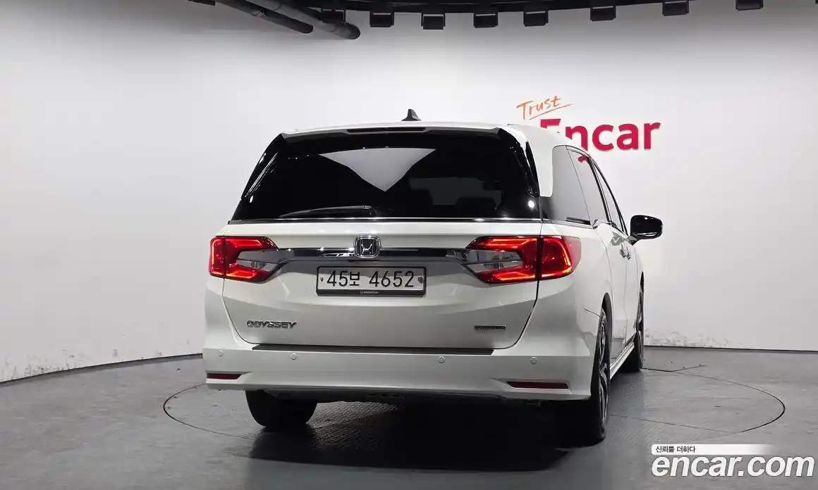 Honda Odyssey 2018 3.5 Автомат в Москве № 302865, фото 7