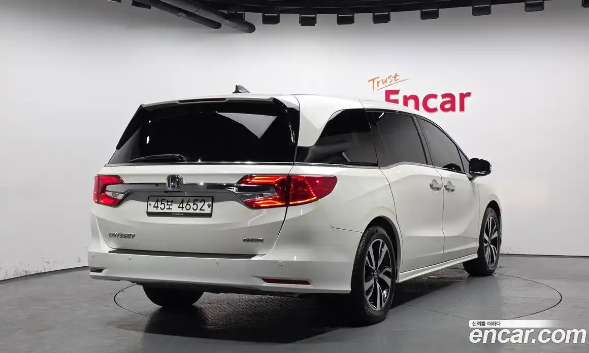 Honda Odyssey 2018 3.5 Автомат в Москве № 302865, фото 9