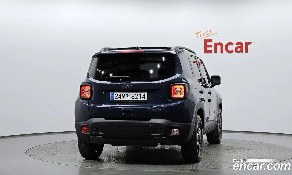 Jeep Renegade 2022 1.3 Автомат в Москве № 318081, фото 3