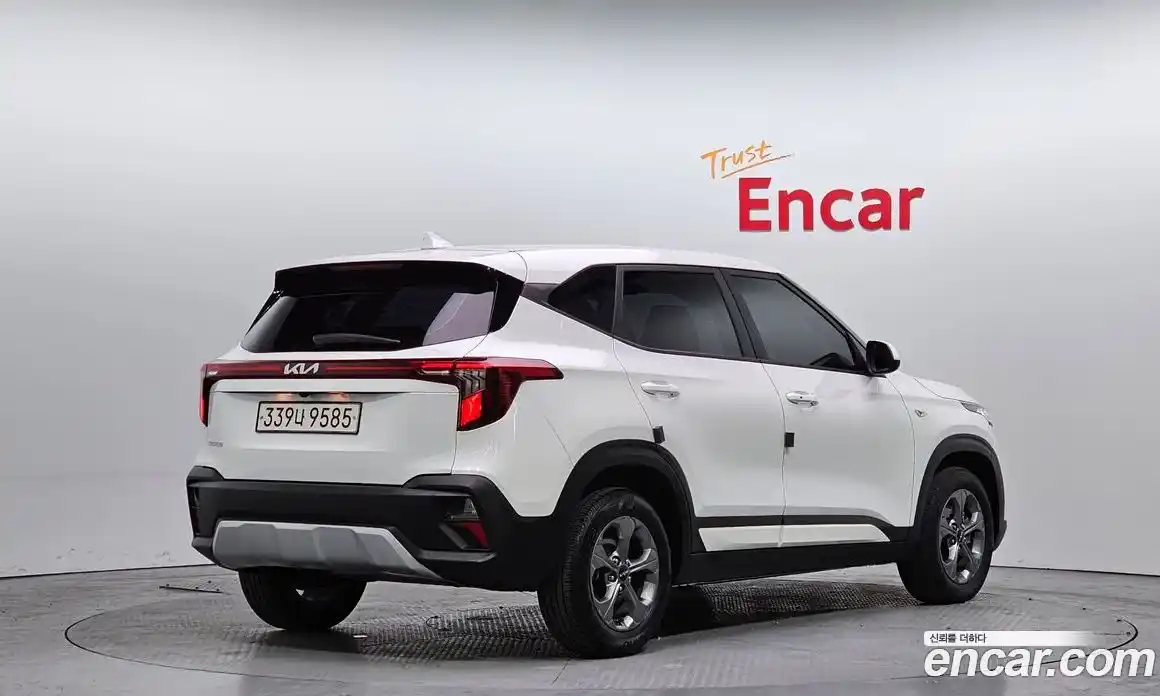 Kia Seltos 2024 2.0 Автомат в Москве № 337754, фото 2