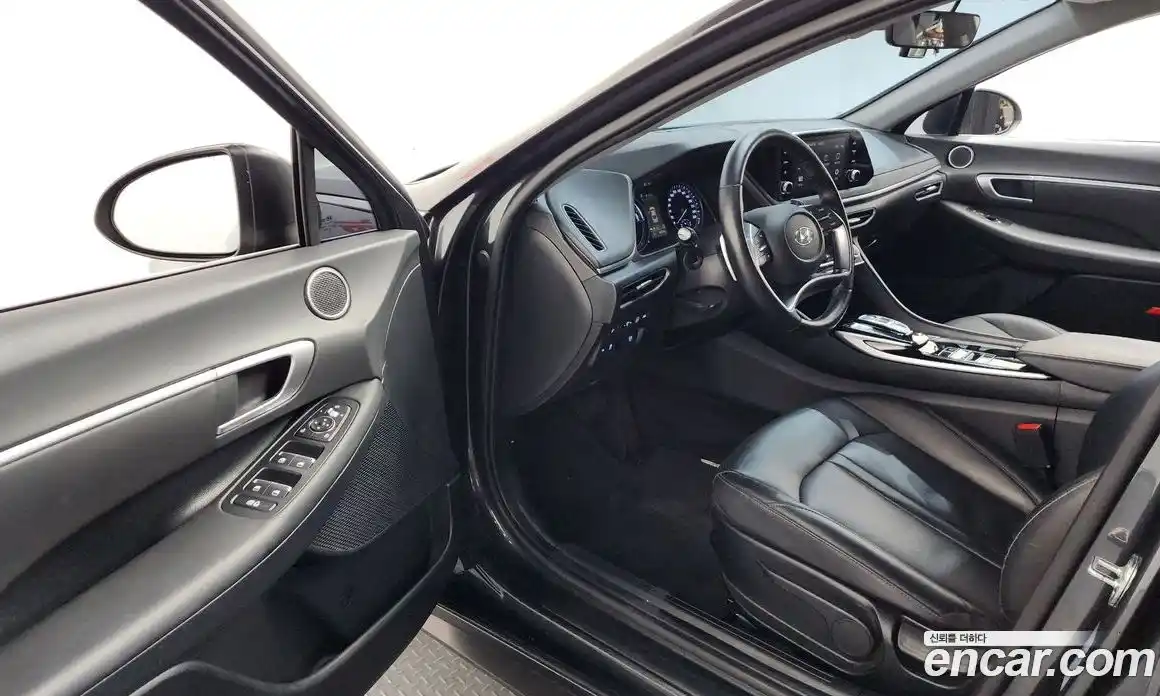 Hyundai Sonata 2022 2.0 Автомат в Москве № 357901, фото 10