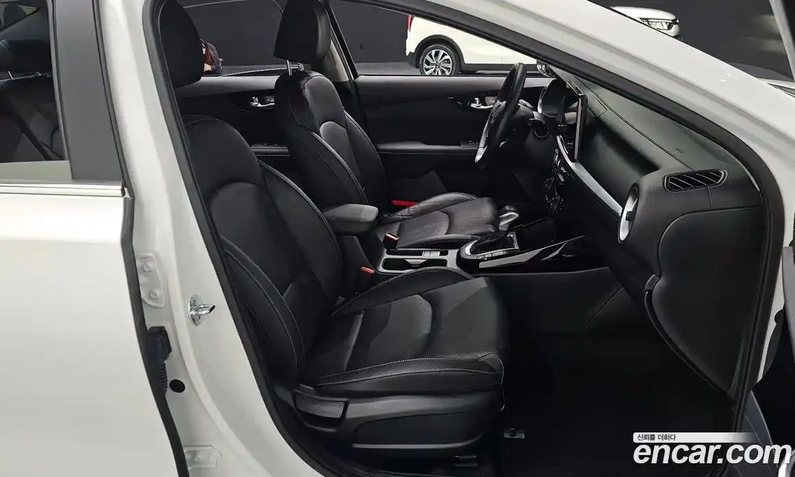 Kia K3 2024 1.6 Автомат в Москве № 360273, фото 10