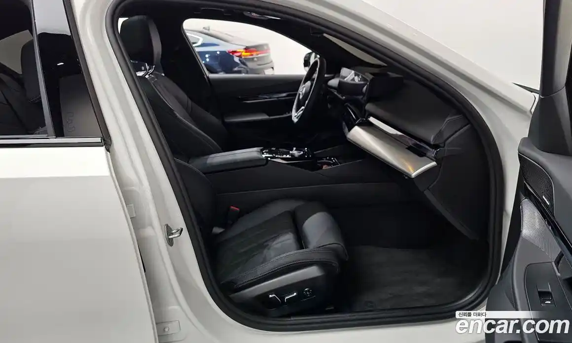 BMW 5-Series 2025 2.0 Автомат в Москве № 361670, фото 11