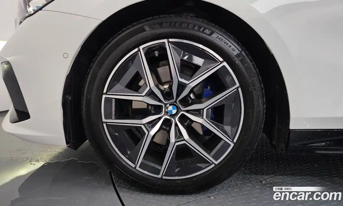 BMW 5-Series 2025 2.0 Автомат в Москве № 361670, фото 5