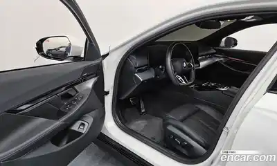 BMW 5-Series 2025 2.0 Автомат в Москве № 361670, миниатюра 10