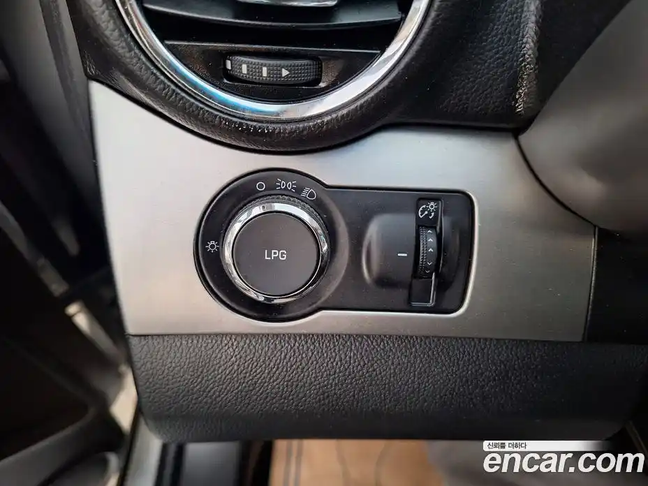 Chevrolet Orlando 2012 2.0 Автомат в Москве № 38489, фото 14