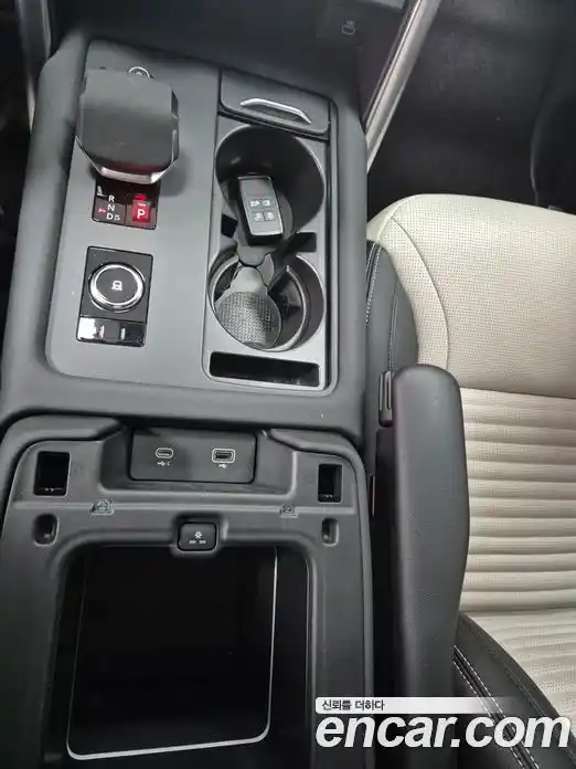 Land Rover Discovery 2023 3.0 Автомат в Москве № 416490, фото 12