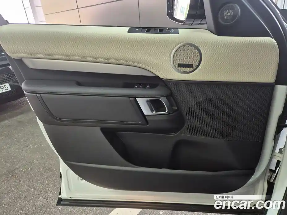 Land Rover Discovery 2023 3.0 Автомат в Москве № 416490, фото 13