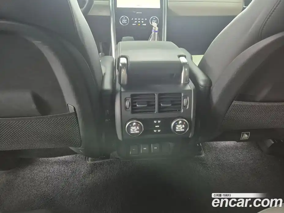 Land Rover Discovery 2023 3.0 Автомат в Москве № 416490, фото 16