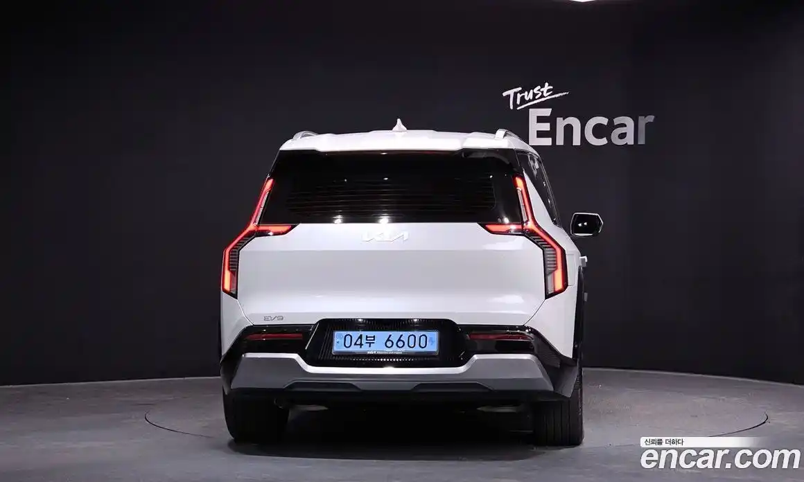 Kia EV9 2024 0.2 Автомат в Москве № 460859, фото 3