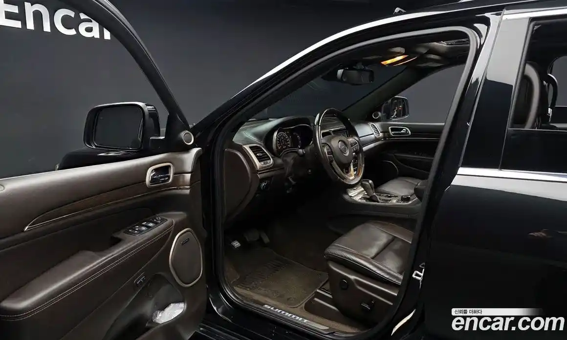 Jeep Cherokee 2016 3.0 Автомат в Москве № 472803, фото 10