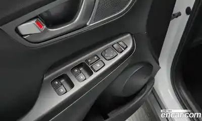 Hyundai Kona 2020 0.2 Автомат в Москве № 47501, миниатюра 12