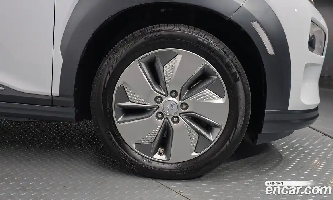 Hyundai Kona 2020 0.2 Автомат в Москве № 47501, фото 20