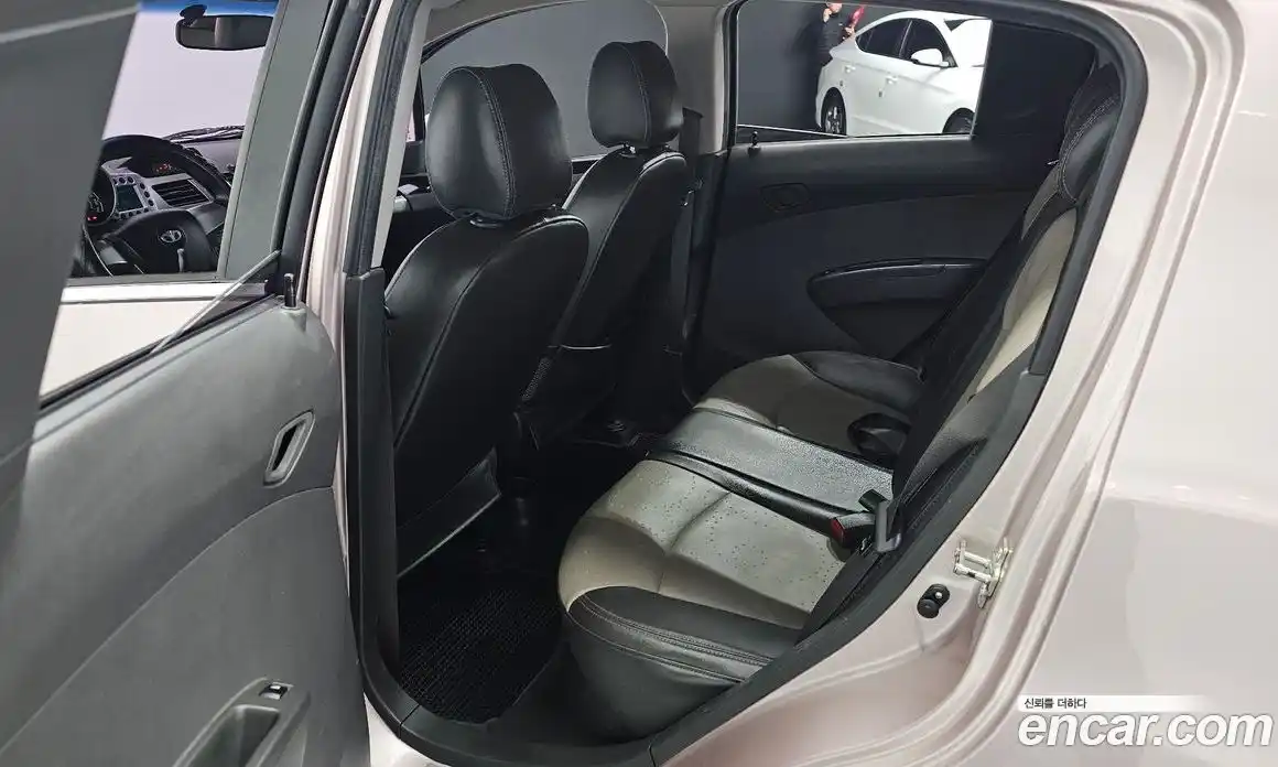 Chevrolet Matiz 2011 1.0 Автомат в Москве № 493072, фото 12