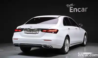 Mercedes-Benz E-Class 2022 2.0 Автомат в Москве № 494847, миниатюра 2