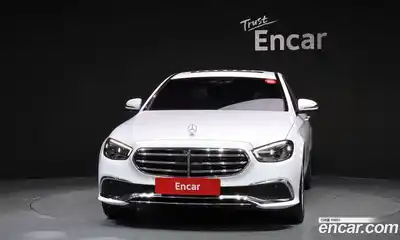 Mercedes-Benz E-Class 2022 2.0 Автомат в Москве № 494847, миниатюра 3