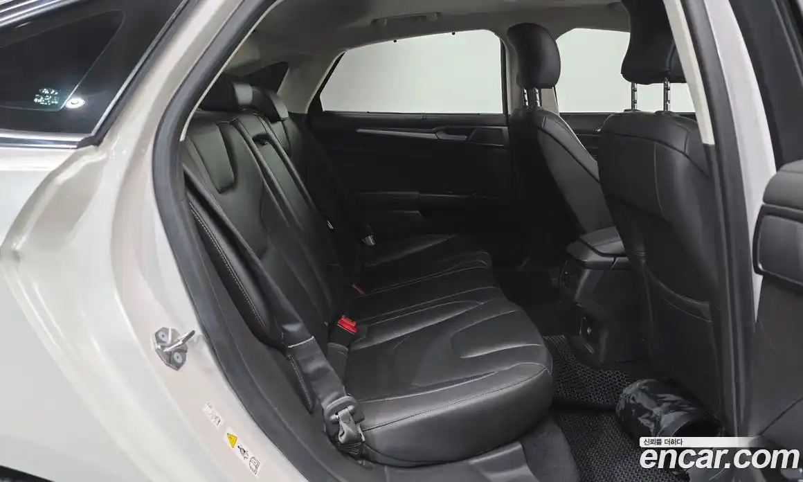 Ford Mondeo 2017 2.0 Автомат в Москве № 495176, фото 12