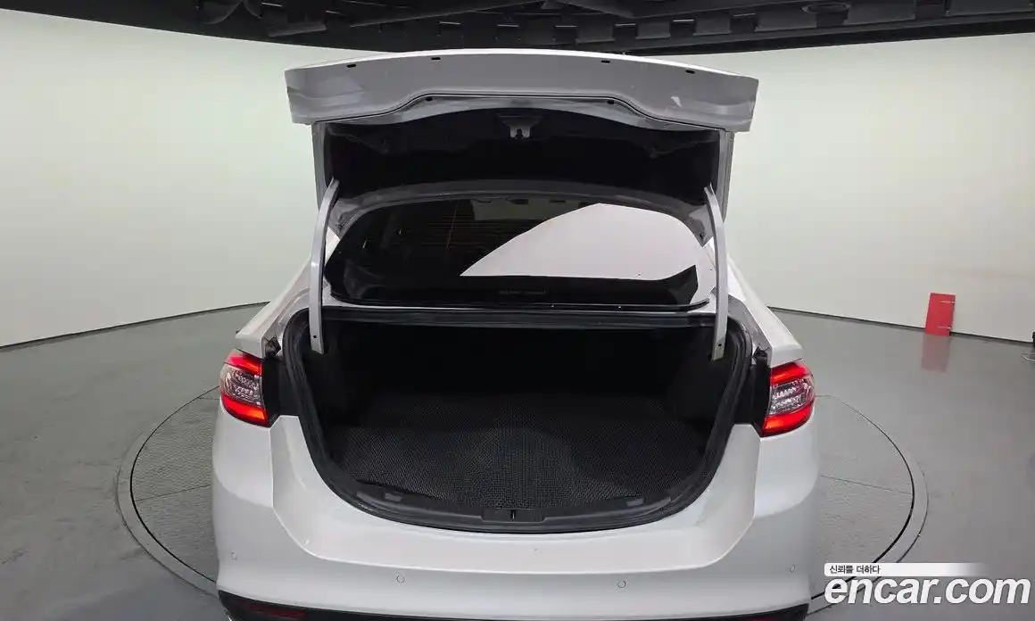 Ford Mondeo 2017 2.0 Автомат в Москве № 495176, фото 20