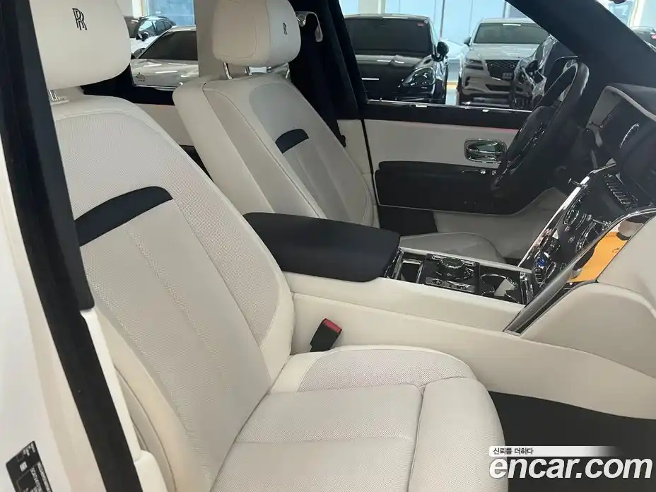 Rolls-Royce Cullinan 2022 6.7 Автомат в Москве № 500778, фото 13