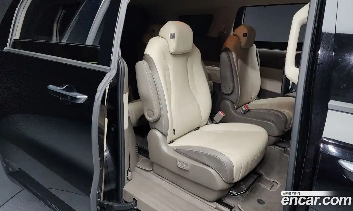 Kia Canival 2021 3.5 Автомат в Москве № 50699, фото 12