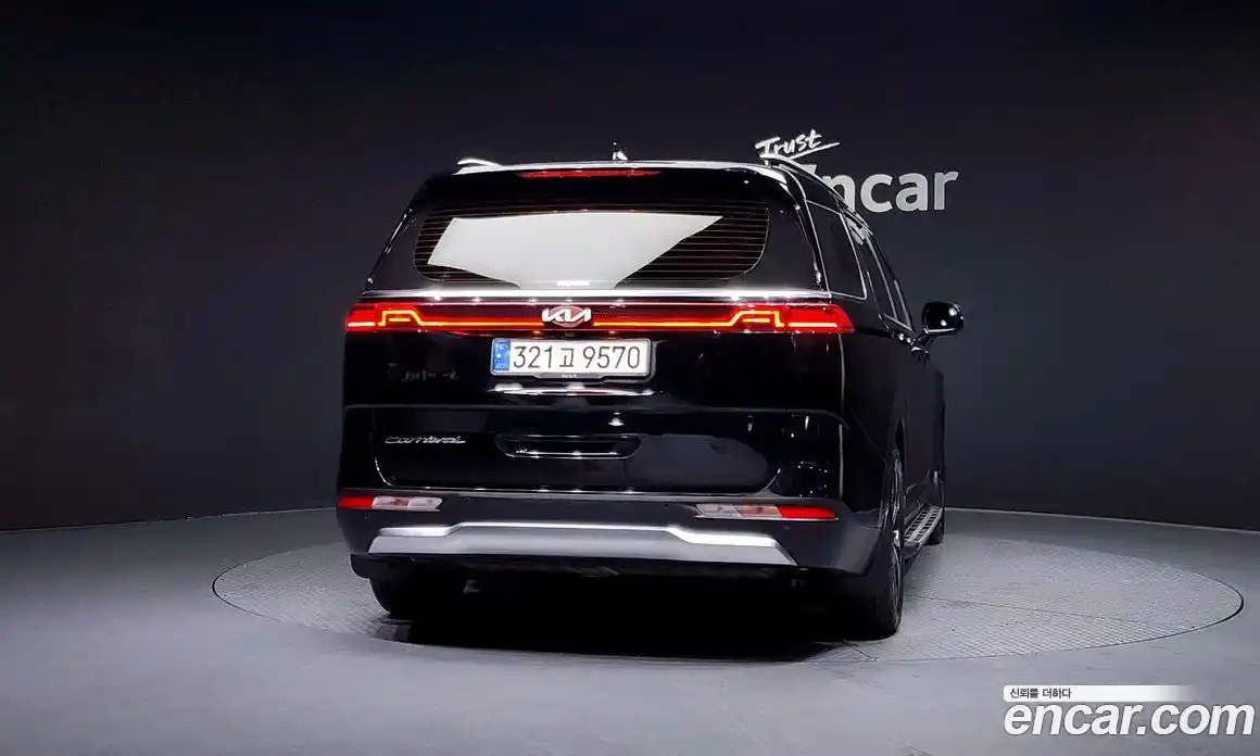 Kia Canival 2021 3.5 Автомат в Москве № 50699, фото 4