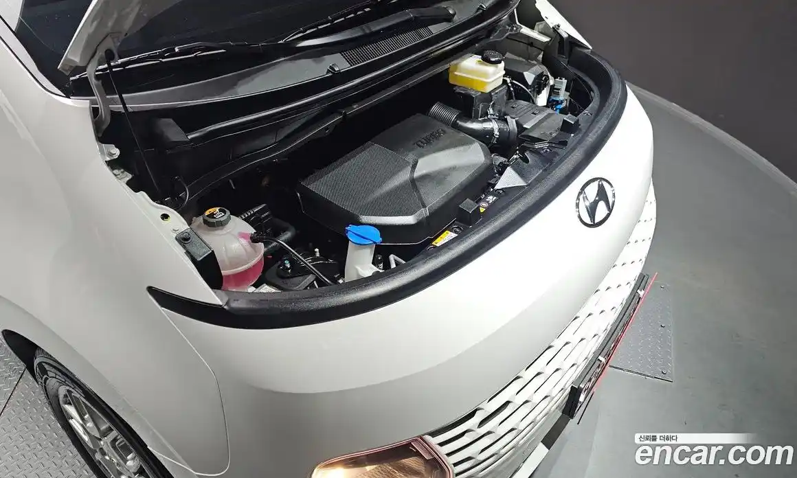 Hyundai Staria 2023 2.2 Автомат в Москве № 125631, фото 6