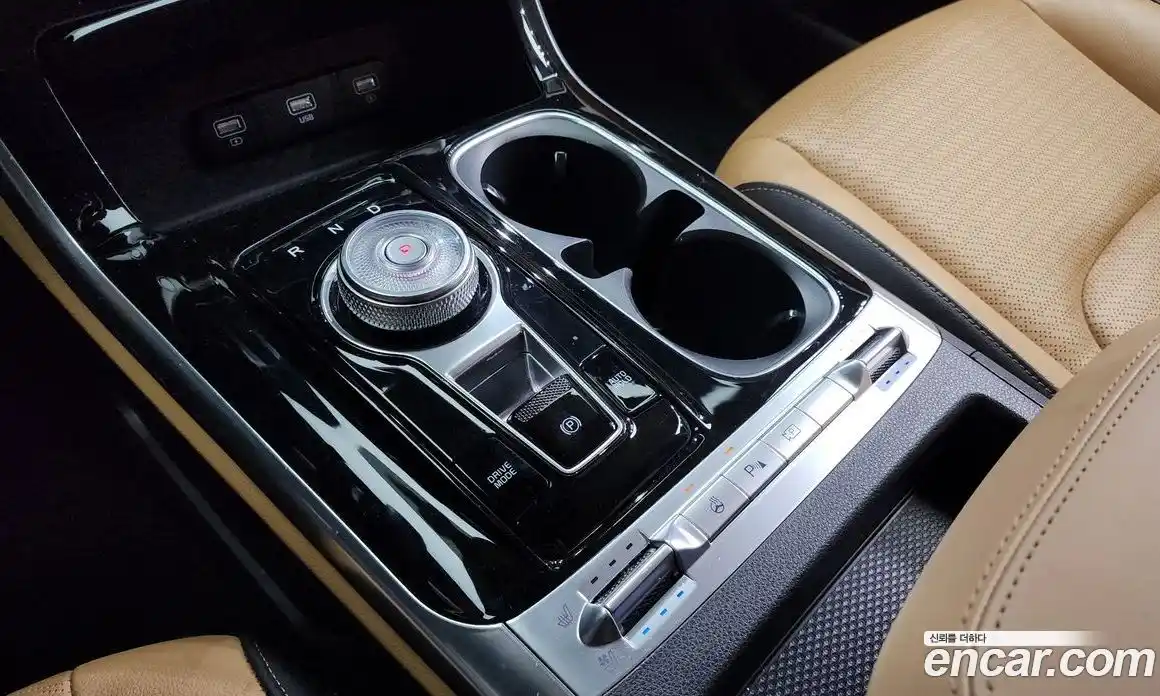 Kia Canival 2023 3.5 Автомат в Москве № 133141, фото 9