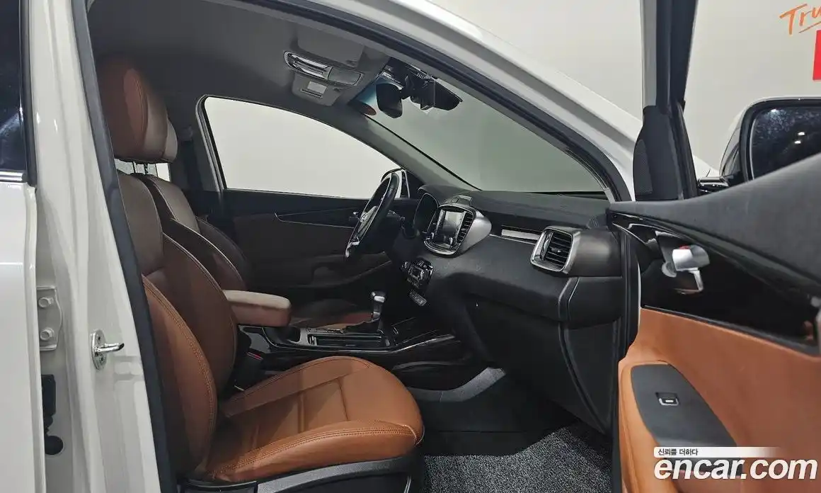 Kia Sorento 2019 2.0 Автомат в Москве № 133655, фото 3