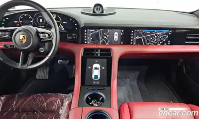 Porsche Taycan, 2021