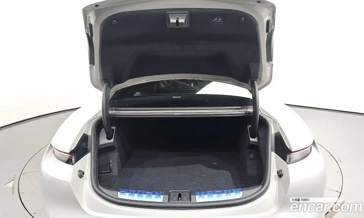 Porsche Taycan 2021 0.1 Автомат в Москве № 141897, фото 18