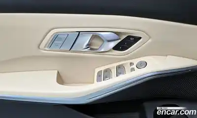 BMW 3-Series 2022 2.0 Автомат в Москве № 158719, миниатюра 2