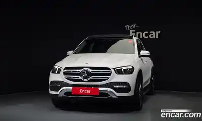 Mercedes-Benz GLE-Class 2023 2.0 Автомат в Москве № 162054, миниатюра 3