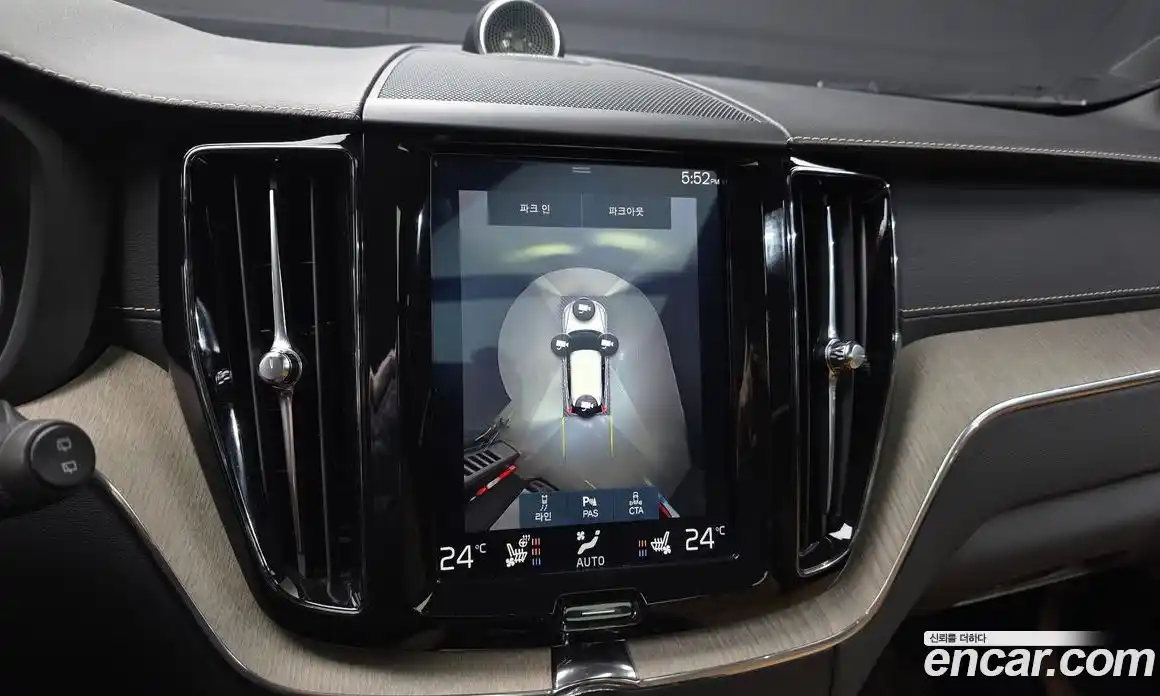 Volvo XC60 2019 2.0 Автомат в Москве № 164631, фото 17