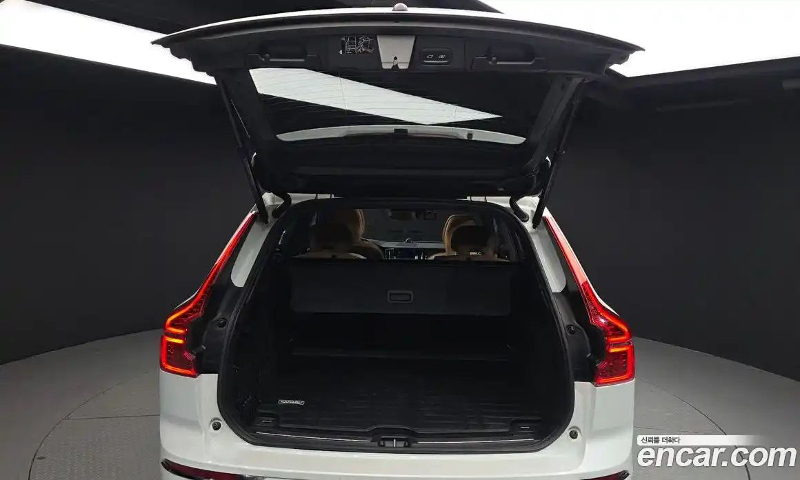 Volvo XC60 2019 2.0 Автомат в Москве № 164631, фото 5