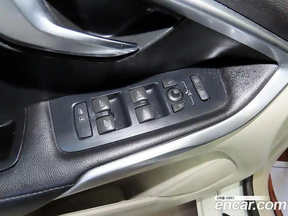 Volvo V40 2016 2.0 Автомат в Москве № 164871, фото 13