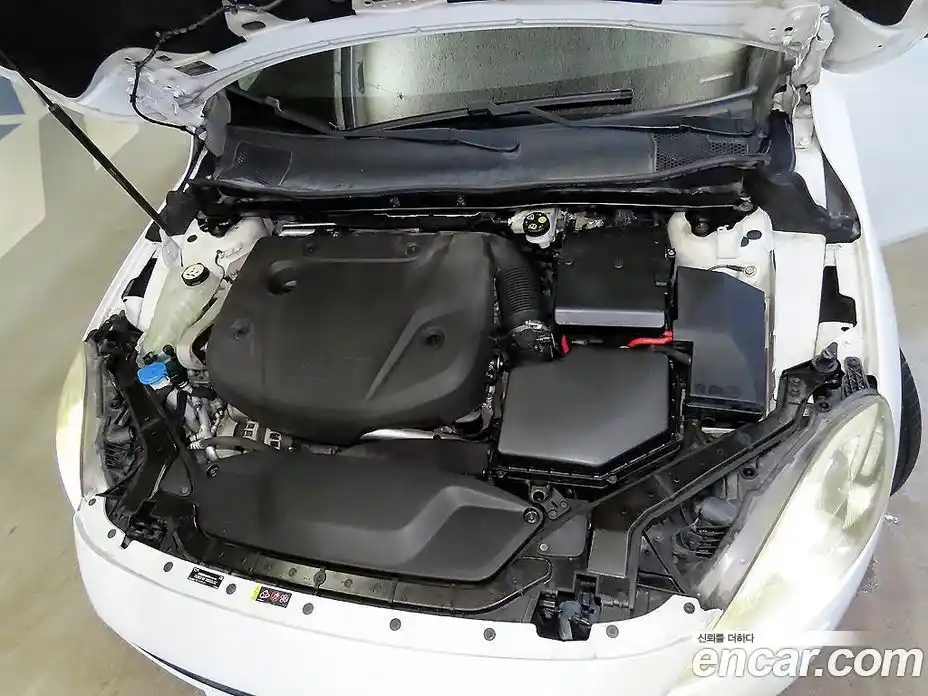 Volvo V40 2016 2.0 Автомат в Москве № 164871, фото 18