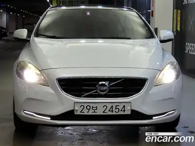Volvo V40 2016 2.0 Автомат в Москве № 164871, миниатюра 2