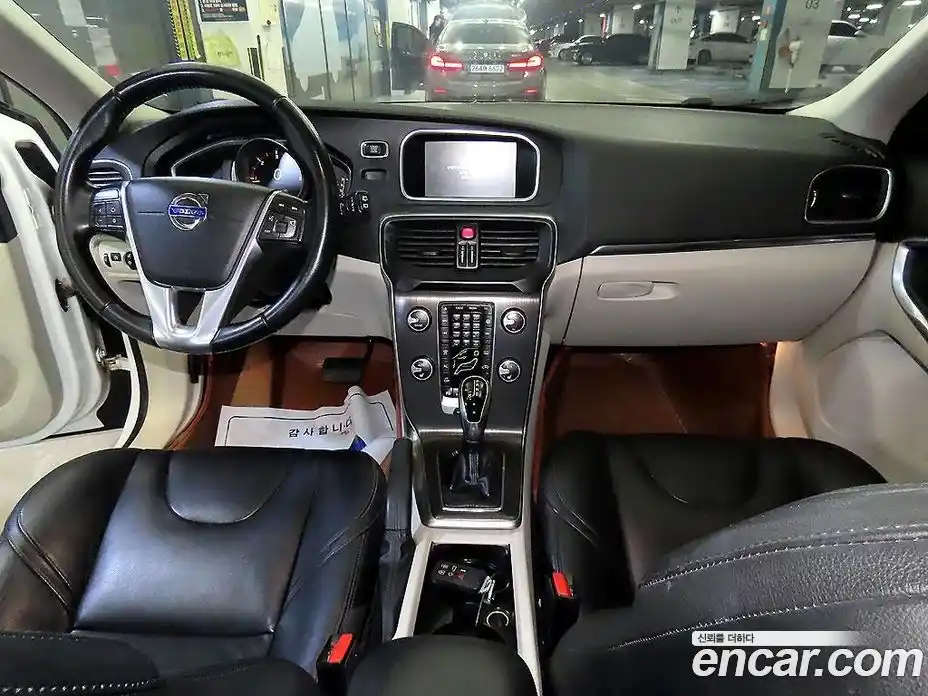 Volvo V40 2016 2.0 Автомат в Москве № 164871, фото 10