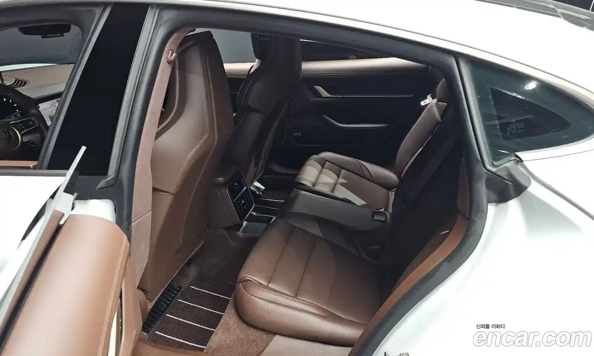 Porsche Taycan 2025 0.1 Автомат в Москве № 164943, фото 15