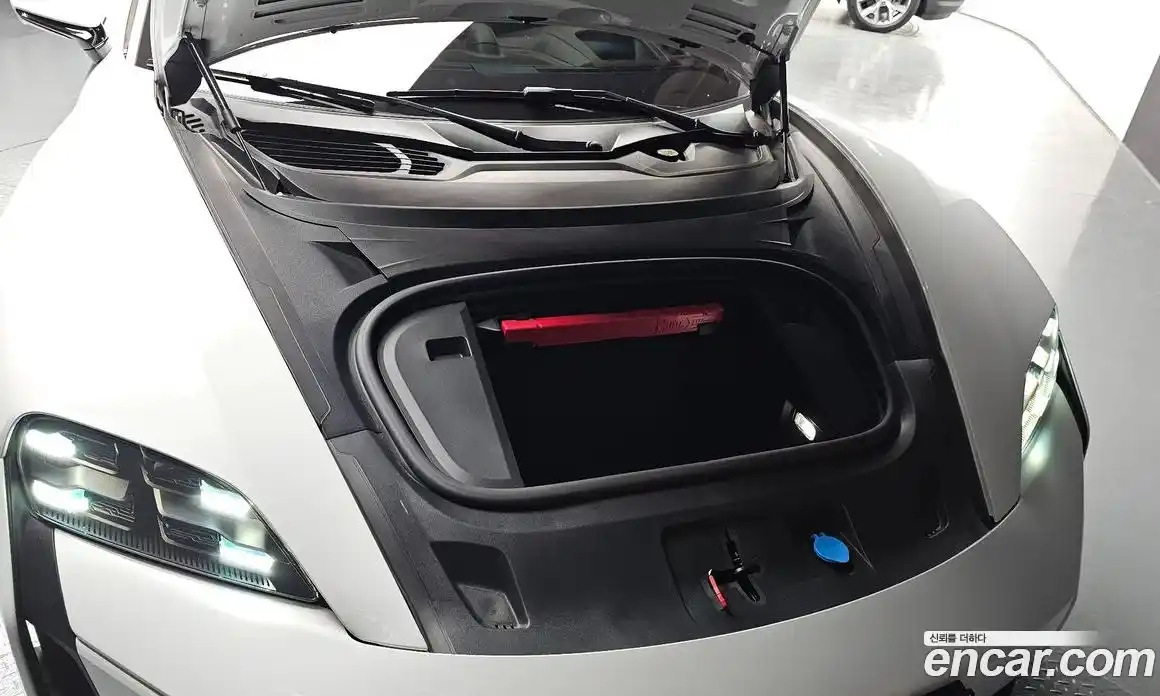 Porsche Taycan 2025 0.1 Автомат в Москве № 164943, фото 5